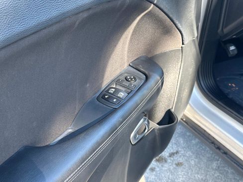 Used 2019 Dodge Challenger SXT image 13