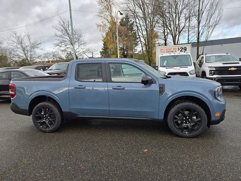 New 2026 Ford Maverick Lariat w/ Black Appearance Package image 4