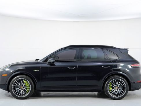 Used 2021 Porsche Cayenne Turbo S image 52