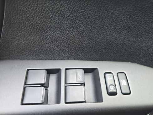 Used 2017 Toyota RAV4 XLE FWD image 24