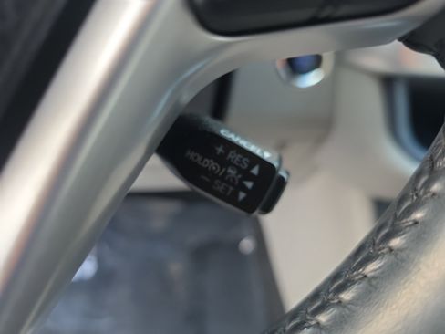 Used 2019 Toyota Highlander AWD V6 image 33