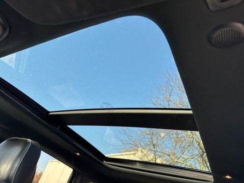 Used 2019 Jeep Grand Cherokee Overland image 5