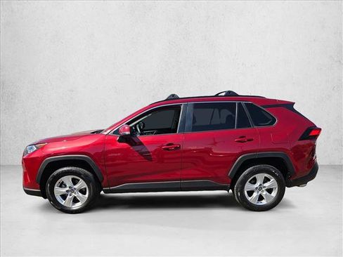 Used 2021 Toyota RAV4 XLE w/ Convenience Package FWD image 8
