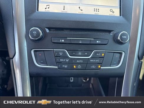 Used 2017 Ford Fusion SE w/ Fusion SE Technology Package image 27