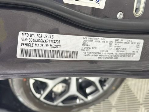 Used 2024 Jeep Compass Limited AWD/4WD image 30
