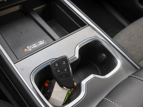 Used 2025 GMC Acadia Elevation image 24