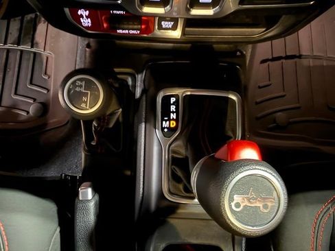 Used 2019 Jeep Wrangler Rubicon w/ Uconnect 4C Nav & Sound Group AWD/4WD image 23