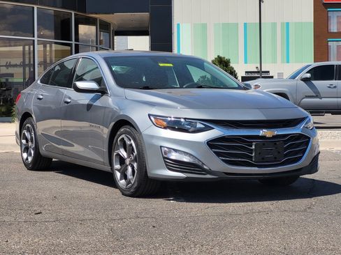 Used 2024 Chevrolet Malibu LT FWD image 2