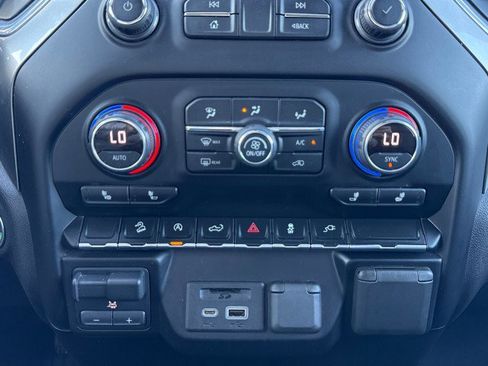 Used 2021 Chevrolet Silverado 1500 LT image 21