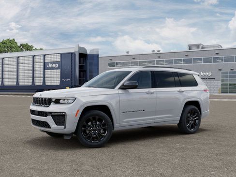 New 2026 Jeep Grand Cherokee L Limited AWD/4WD image 2