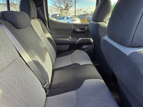 Used 2020 Toyota Tacoma TRD Off-Road image 12