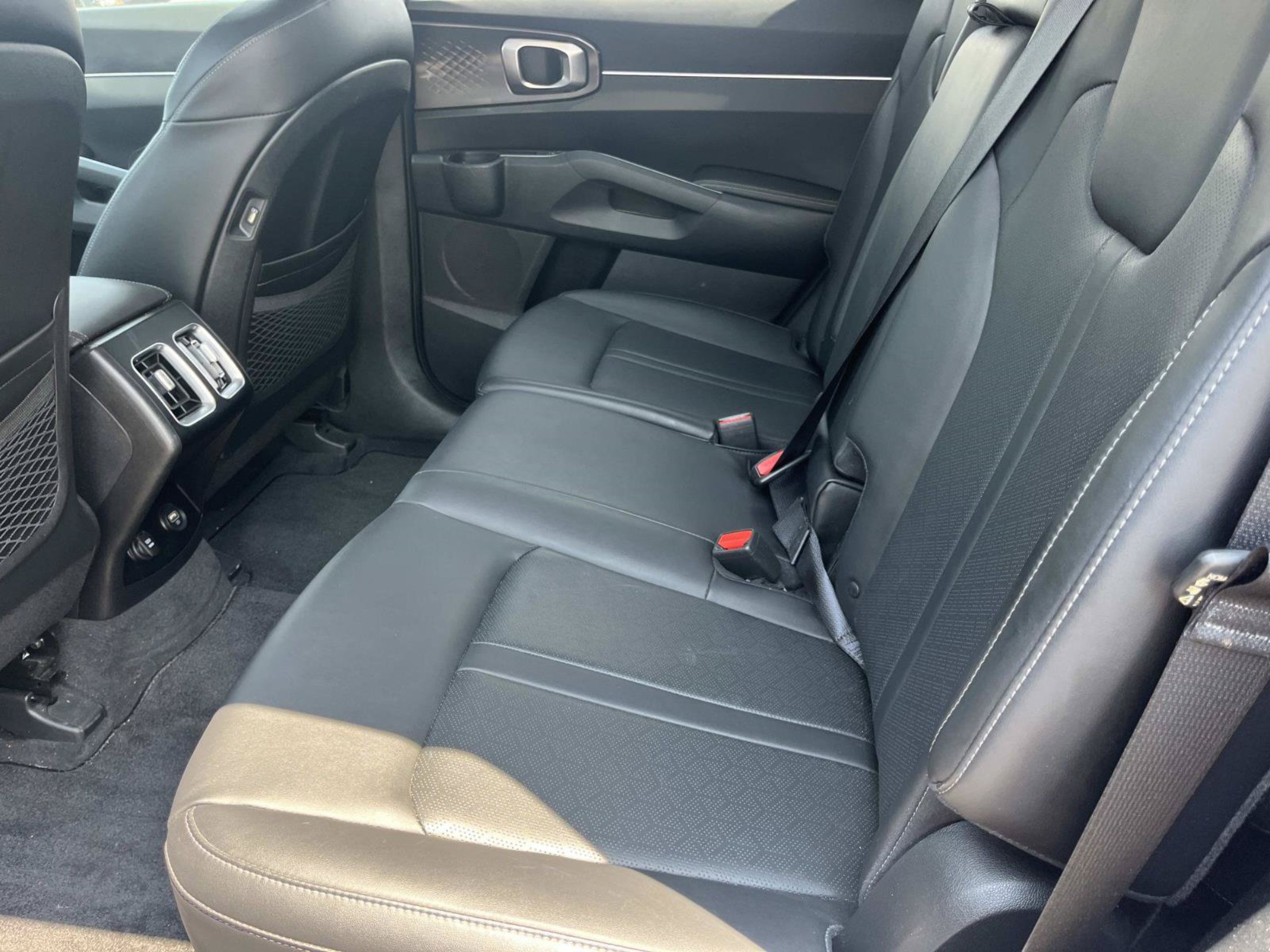 Used 2023 Kia Sorento S FWD image 16