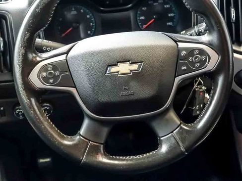 Used 2022 Chevrolet Colorado LT w/ LT Convenience Package AWD/4WD image 18