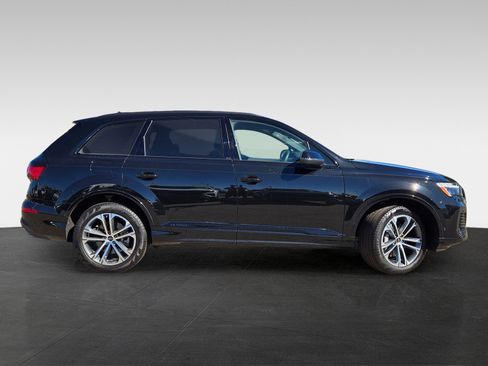 Used 2025 Audi Q7 2.0T Premium Plus w/ Premium Plus Package image 3