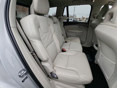 Used 2021 Volvo XC90 T8 Inscription w/ Climate Package image 28