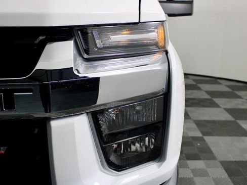 Used 2023 Chevrolet Silverado 3500 LT w/ Convenience Package image 3