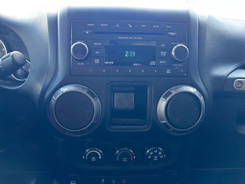 Used 2018 Jeep Wrangler Unlimited Sport w/ Connectivity Group image 14