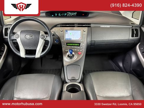 Used 2013 Toyota Prius Four w/ Deluxe Solar Roof Pkg FWD image 23