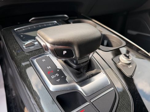 Used 2018 Audi Q7 3.0T Prestige w/ Prestige Package AWD/4WD image 27