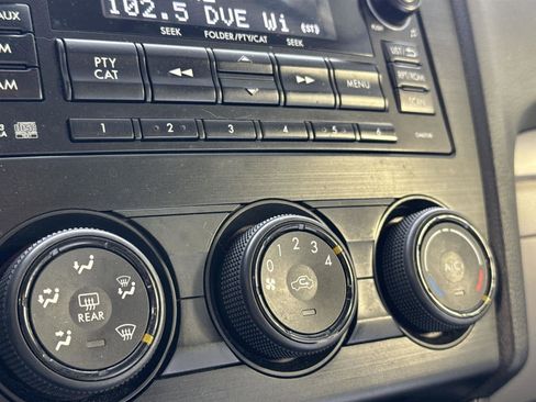 Used 2013 Subaru Impreza 2.0i Sport Premium image 17