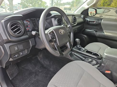 Used 2021 Toyota Tacoma TRD Sport image 10