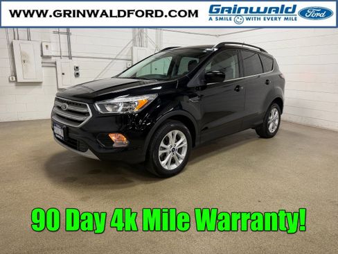 Certified 2018 Ford Escape SE w/ SE Sync 3 Package image 1
