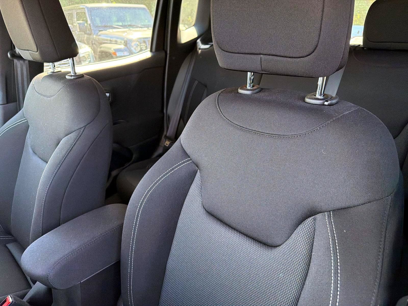 Used 2021 Jeep Renegade Sport AWD/4WD image 9