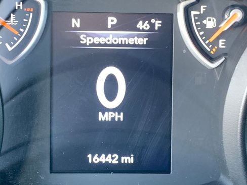 Used 2025 Jeep Wrangler Sport S AWD/4WD image 39