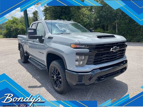 Used 2025 Chevrolet Silverado 2500 Custom w/ Custom Value Package AWD/4WD image 1