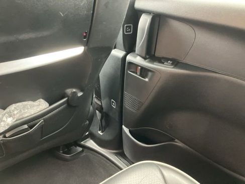 Used 2020 Chrysler Pacifica Limited w/ Advanced Safetytec Group FWD image 32