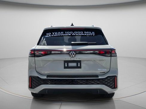 New 2026 Volkswagen Tiguan SEL R-Line AWD/4WD image 4