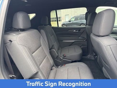 Used 2026 Chevrolet Traverse LT w/ Midnight/Sport Edition FWD image 18