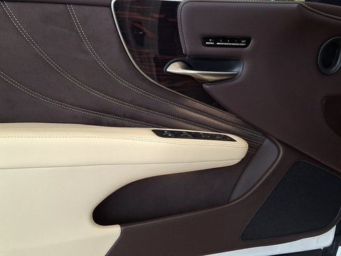 Used 2020 Lexus LS 500h AWD w/ Luxury Package image 13