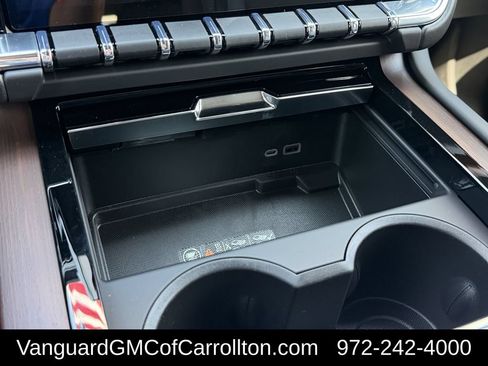 New 2026 GMC Yukon Denali w/ Denali Reserve Package AWD/4WD image 18