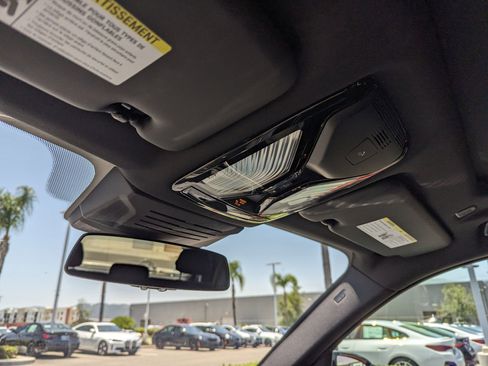 Used 2024 BMW X5 M60i w/ Climate Comfort Package image 28