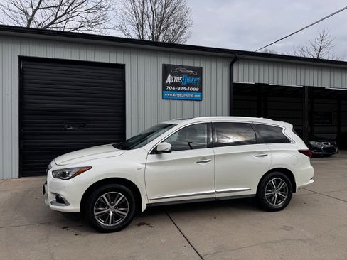 Used 2016 INFINITI QX60 FWD w/ Premium Plus Package image 3