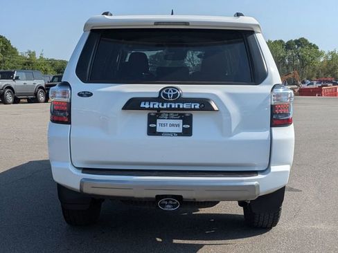 Used 2021 Toyota 4Runner TRD Off-Road AWD/4WD image 4