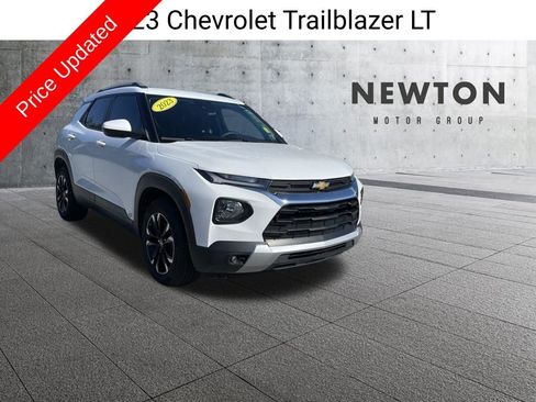 Used 2023 Chevrolet TrailBlazer LT FWD image 1