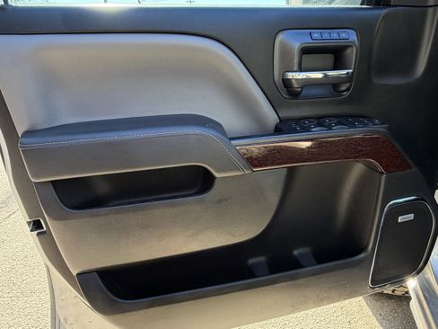 Used 2017 GMC Sierra 1500 SLT w/ SLT Premium Package image 4