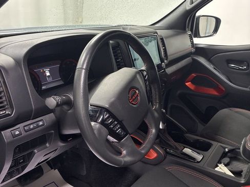 Used 2024 Nissan Frontier PRO-4X w/ Technology Package image 11