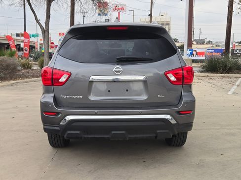 Used 2020 Nissan Pathfinder SL image 4