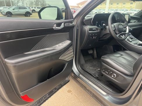 Used 2024 Hyundai Palisade Calligraphy image 9