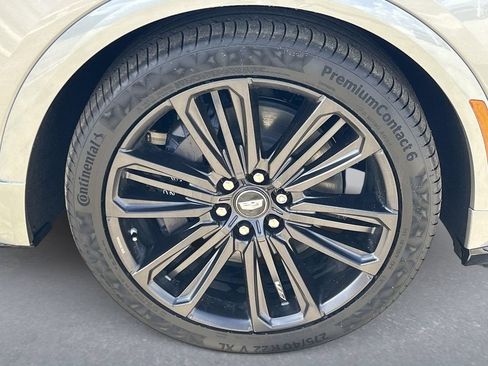 New 2026 Cadillac Lyriq V AWD/4WD image 35