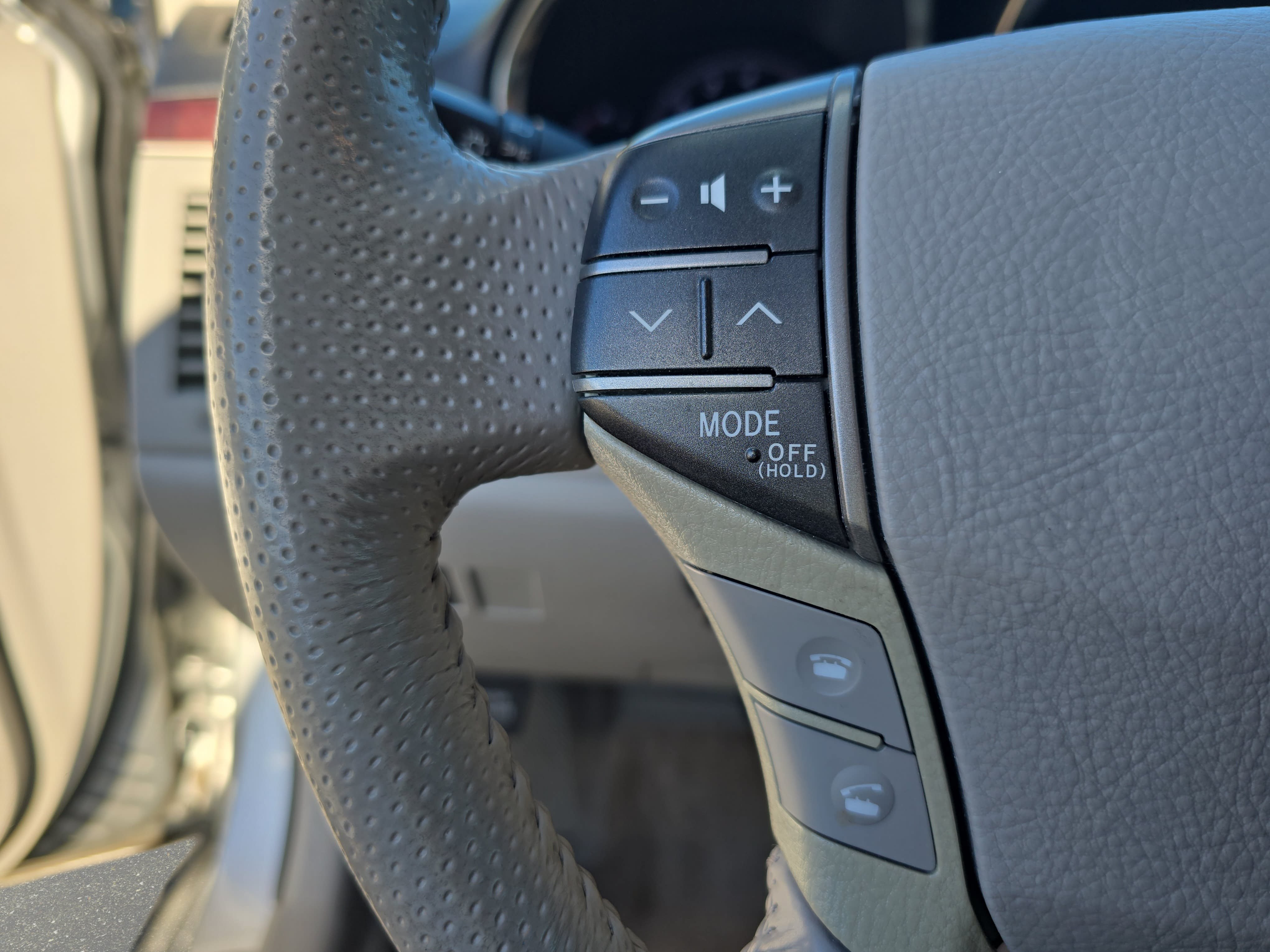 Used 2012 Toyota Avalon Limited FWD image 16