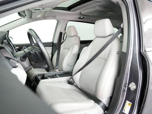 Used 2018 Honda Odyssey Elite image 46