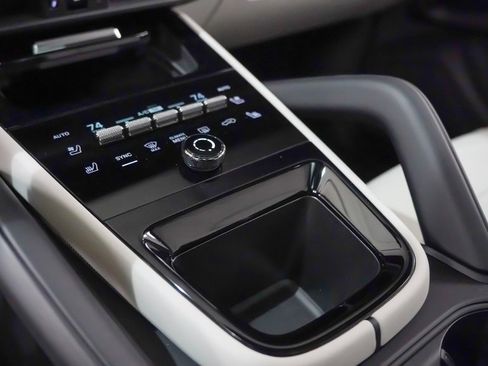 New 2026 Porsche Cayenne Coupe image 32