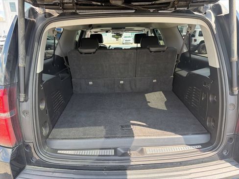 Used 2018 Chevrolet Suburban Premier AWD/4WD image 8