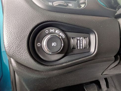 Certified 2022 Jeep Renegade Altitude w/ Convenience Group image 15