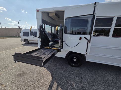Used 2004 Chevrolet Express 3500 w/ School Bus Package RWD image 14