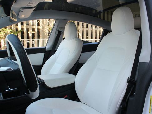 Used 2021 Tesla Model Y Performance AWD/4WD image 16